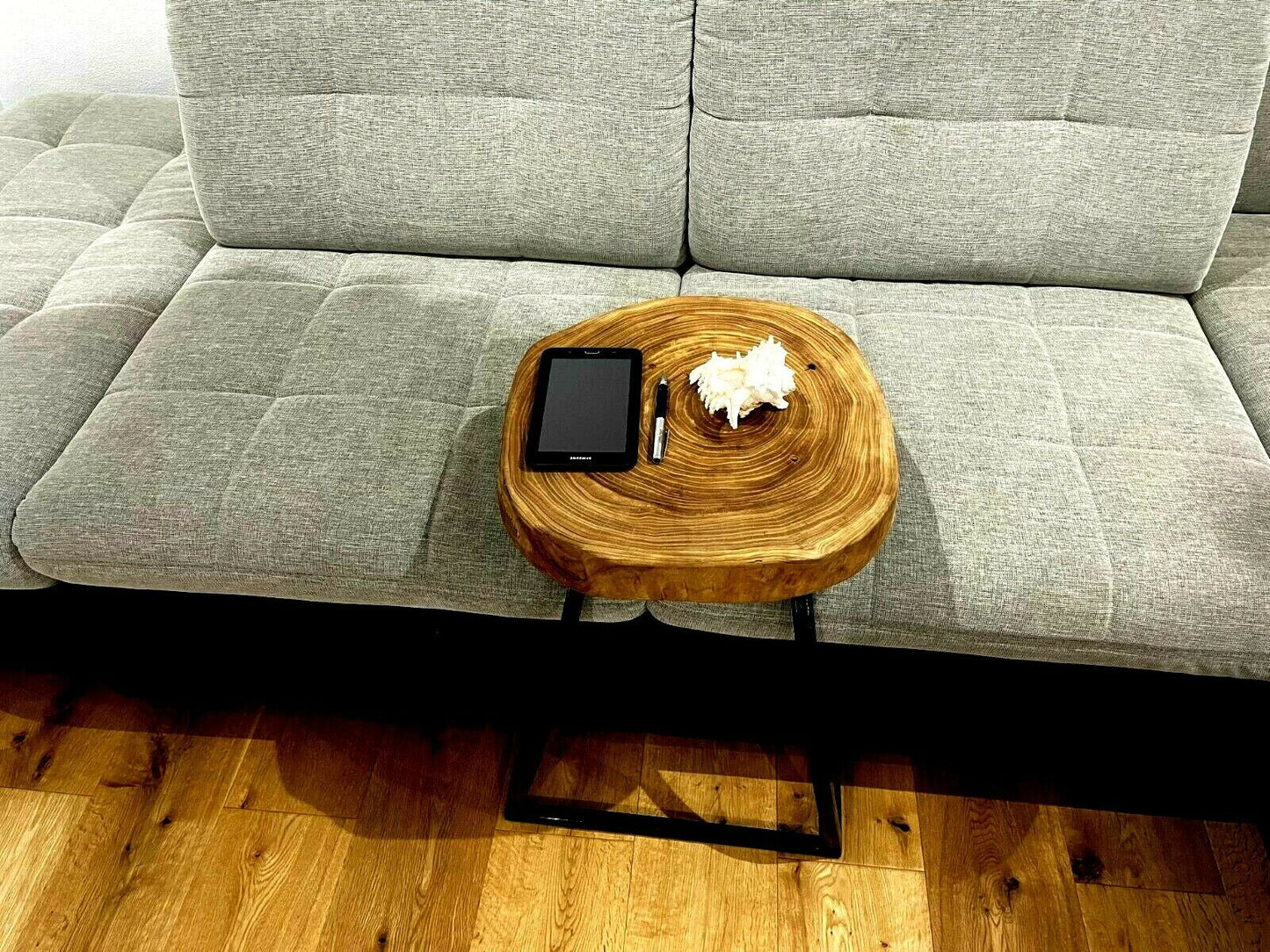 Couchtisch Massivholz aus Baumscheibe ULME HANDARBEIT Metallfuss ca. 44x44x7cm