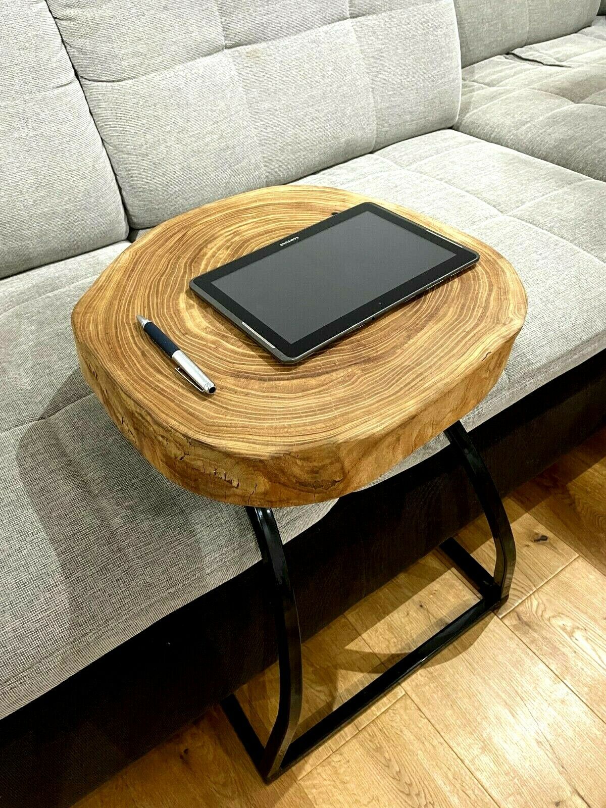 Couchtisch Massivholz aus Baumscheibe ULME HANDARBEIT Metallfuss ca. 44x44x7cm