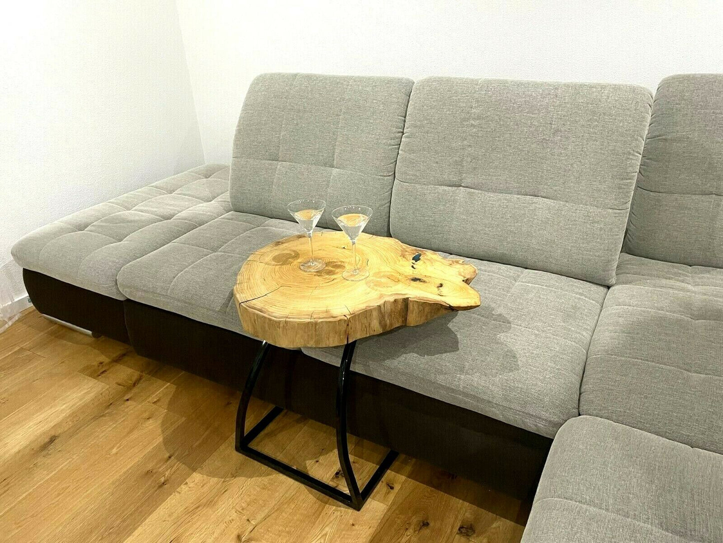 Couchtisch Massivholz aus Baumscheibe ESCHE Metallfuss 71x54x7cm