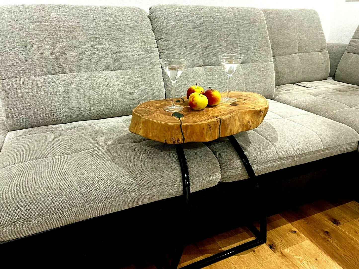 Mini Couchtisch Massivholz Baumscheibe ULME HANDARBEIT Metallfuß ca.60x34x7,5cm