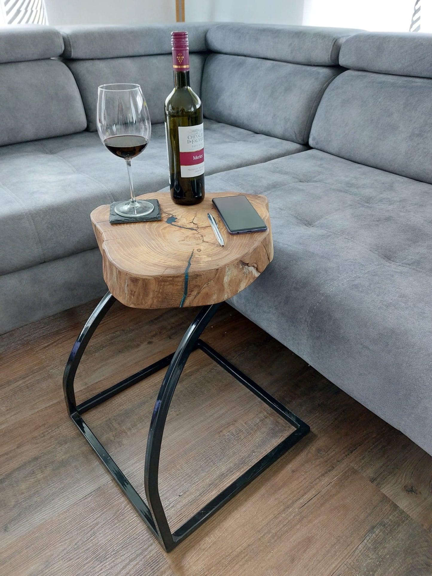 Couchtisch Massivholz aus Baumscheibe ULME HANDARBEIT Metallfuss ca. 40x32x7cm