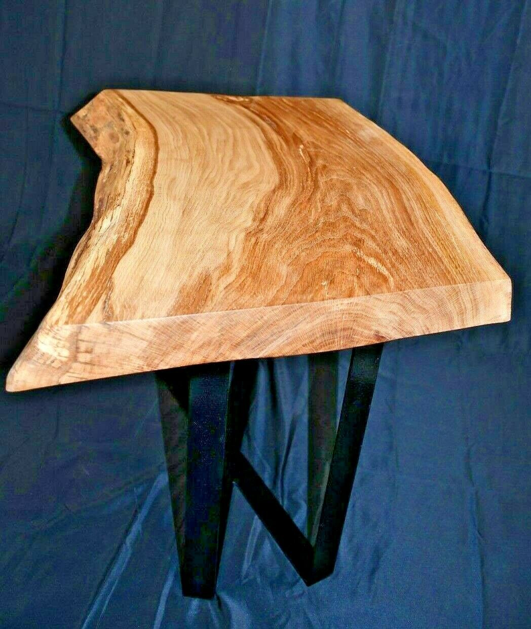 Couchtisch aus Massivholz Baumplatte ULME Metallfuß 60x43x49x5cm