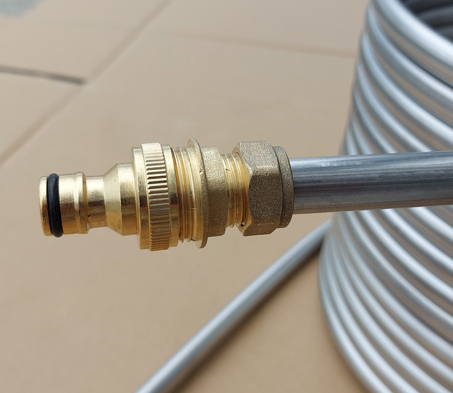 Spirale aus 5m - 25m Edelstahlrohr 18x1mm AISI 316Ti EN 1.4571 mit Außend. von ca. 32,5cm und verschiedenen Anschlüssen